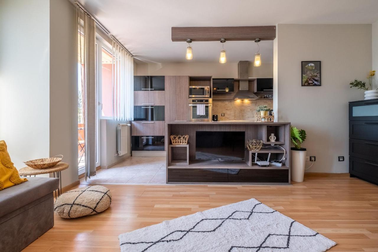 Deja Vu, Cozy & Quiet 1 Bdr Apt Fast Wi-Fi София Екстериор снимка